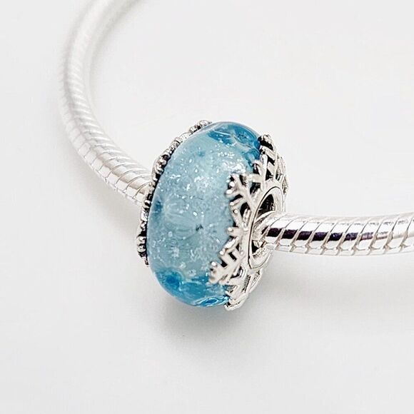 Pandora Winter Snowflake Murano Charm - Picture 1 of 5